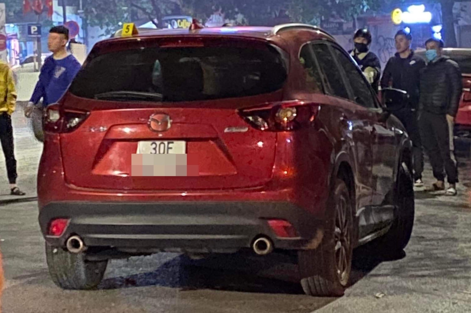 Tai xe Mazda CX-5 co nong do con, tong lien hoan lam 4 nguoi bi thuong hinh anh