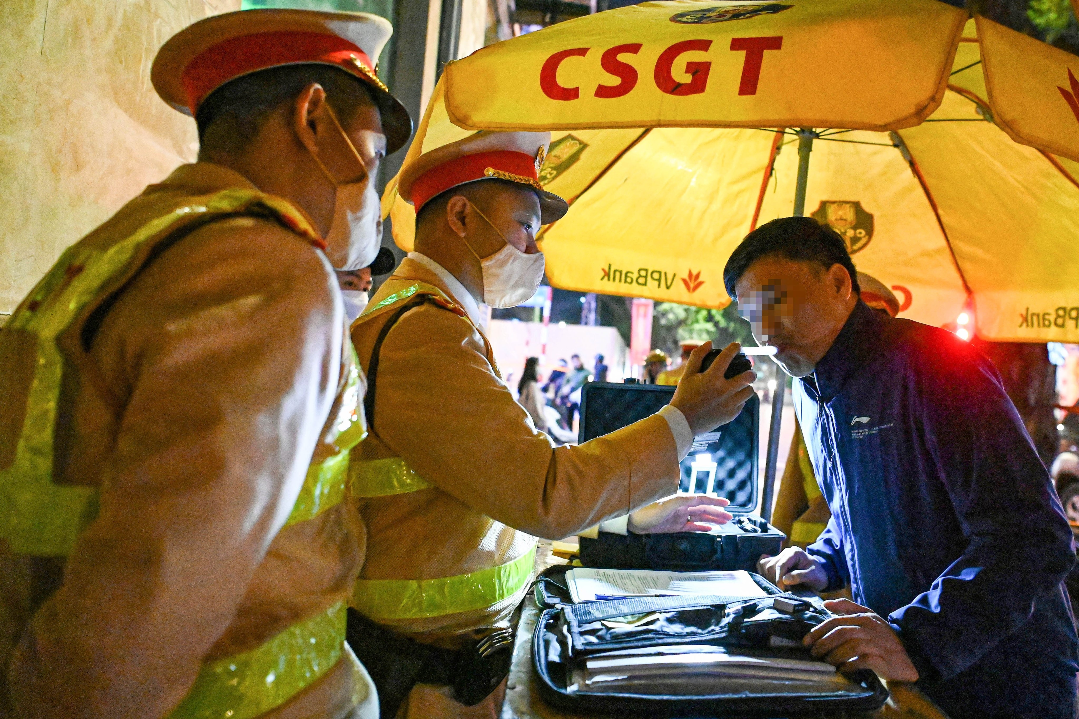 Cuc CSGT noi ve de xuat tang muc phat doi voi vi pham nong do con hinh anh