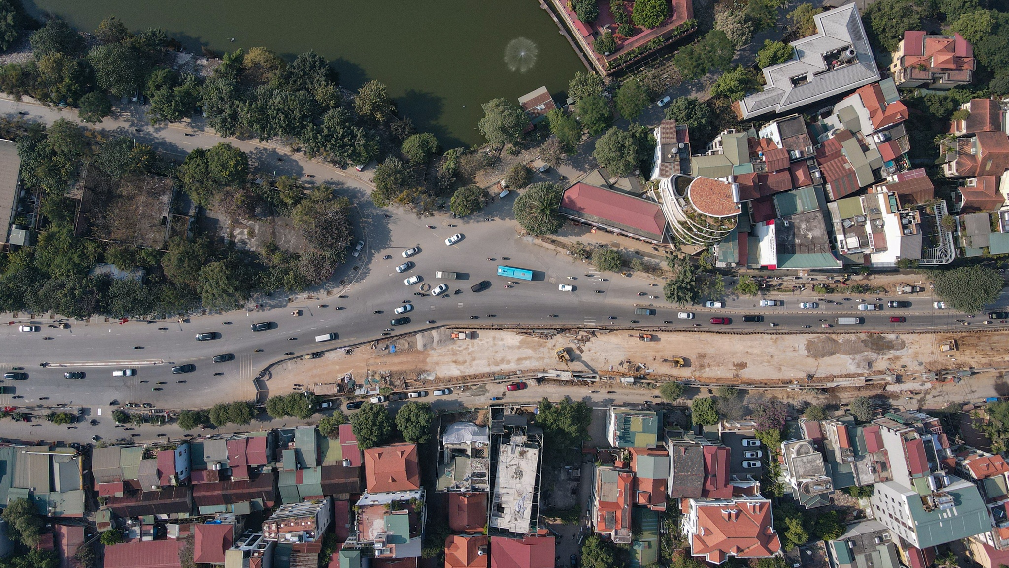 mo rong duong Au Co anh 2