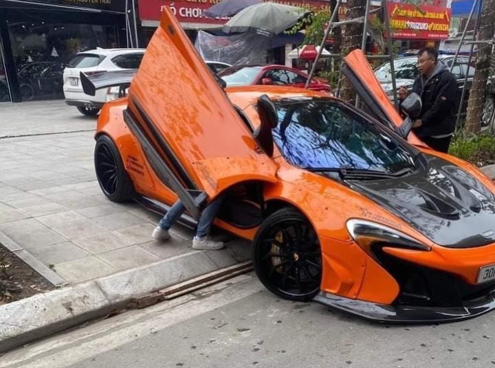 Sieu xe McLaren 650S 'sap gam' tren via he Ha Noi hinh anh