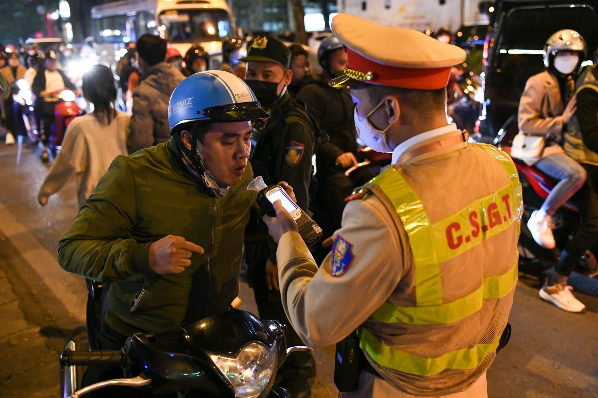 729 lai xe vi pham nong do con ngay mung 1 Tet hinh anh