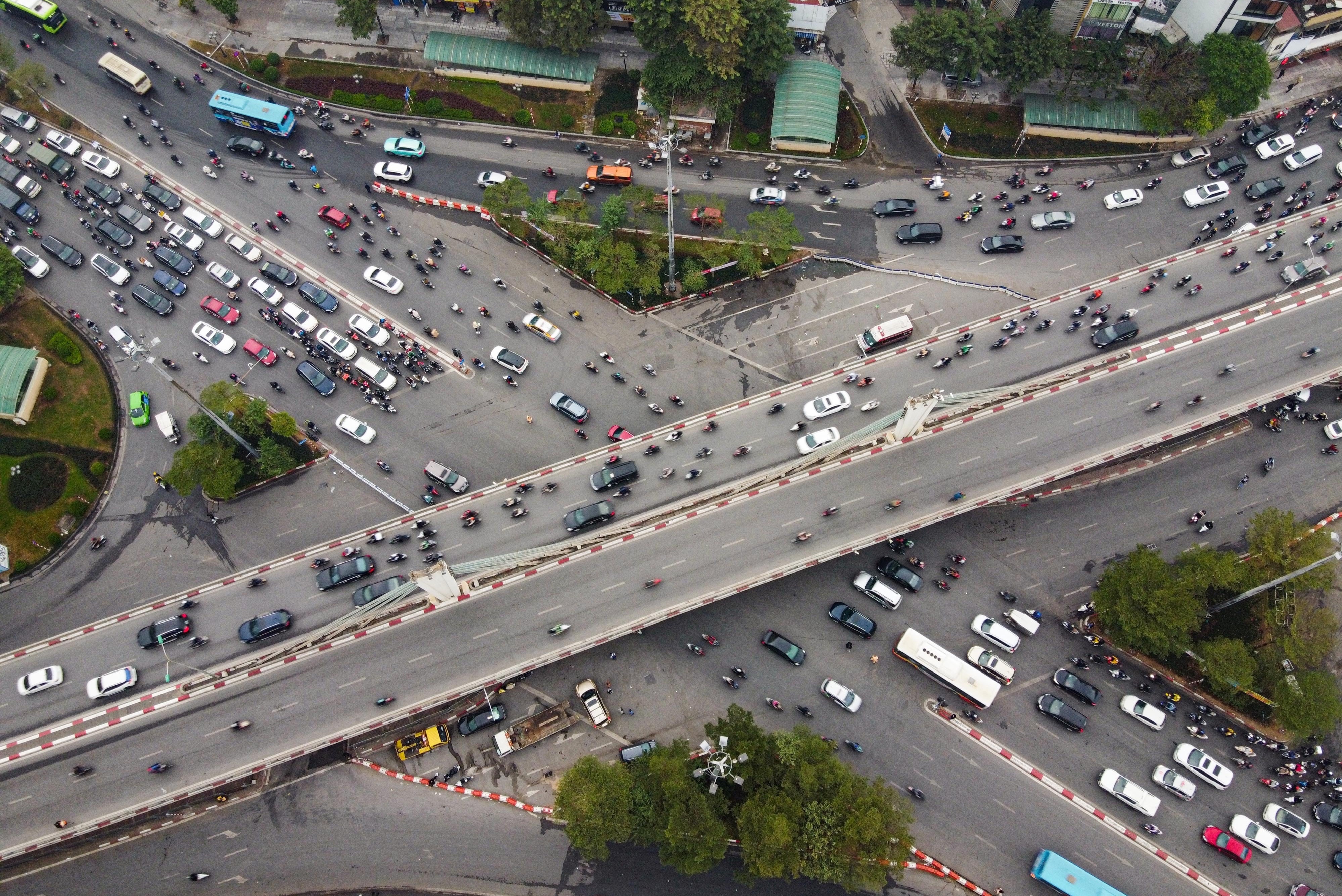 Phân luồng Ngã Tư Sở ảnh 2 Phan luong Nga Tu So anh 2