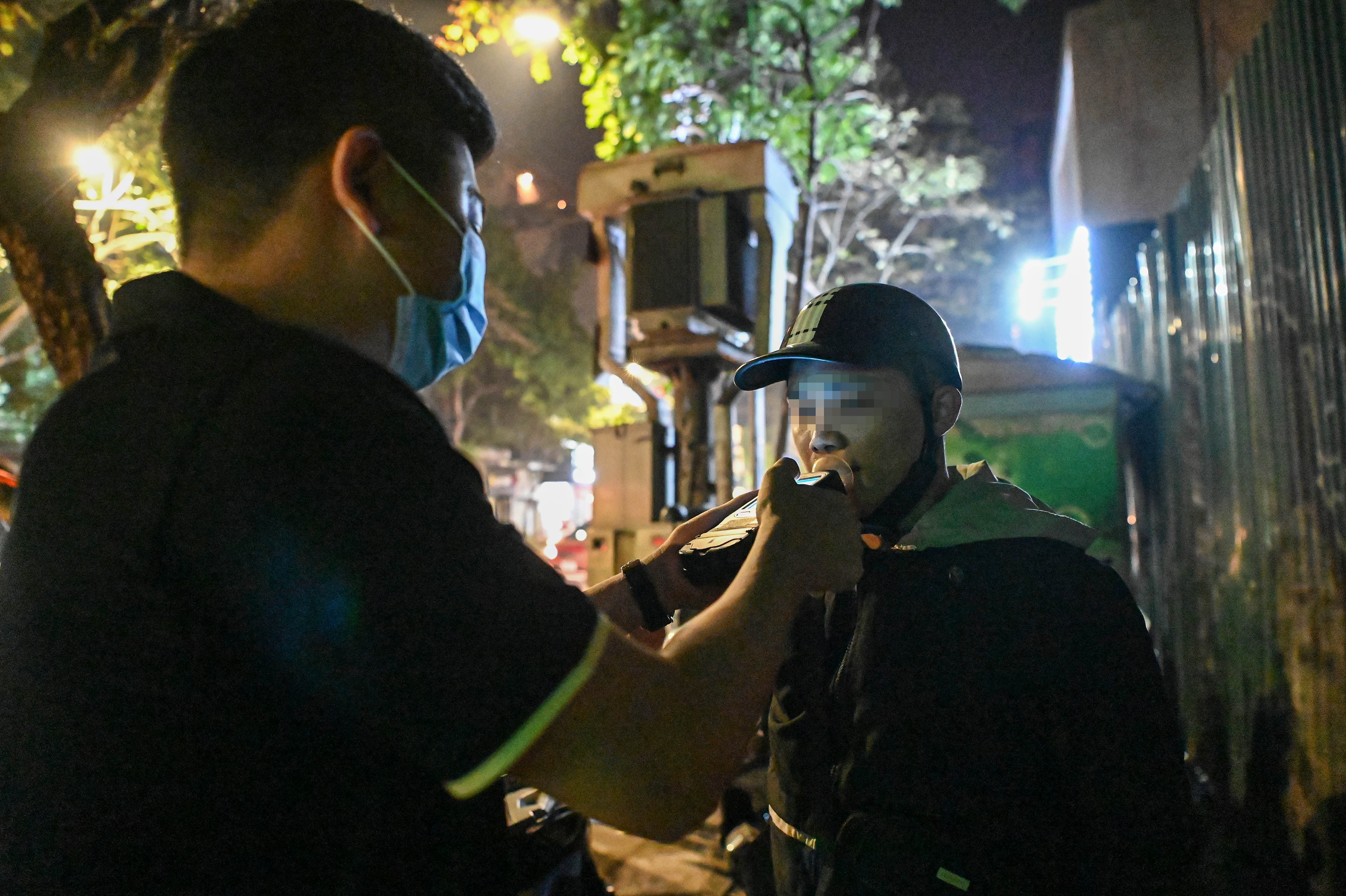 uong ruou lai xe anh 15