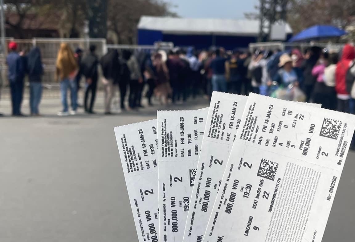 'Co' het gia ve chung ket AFF Cup gap 3-4 lan truoc gio bong lan hinh anh