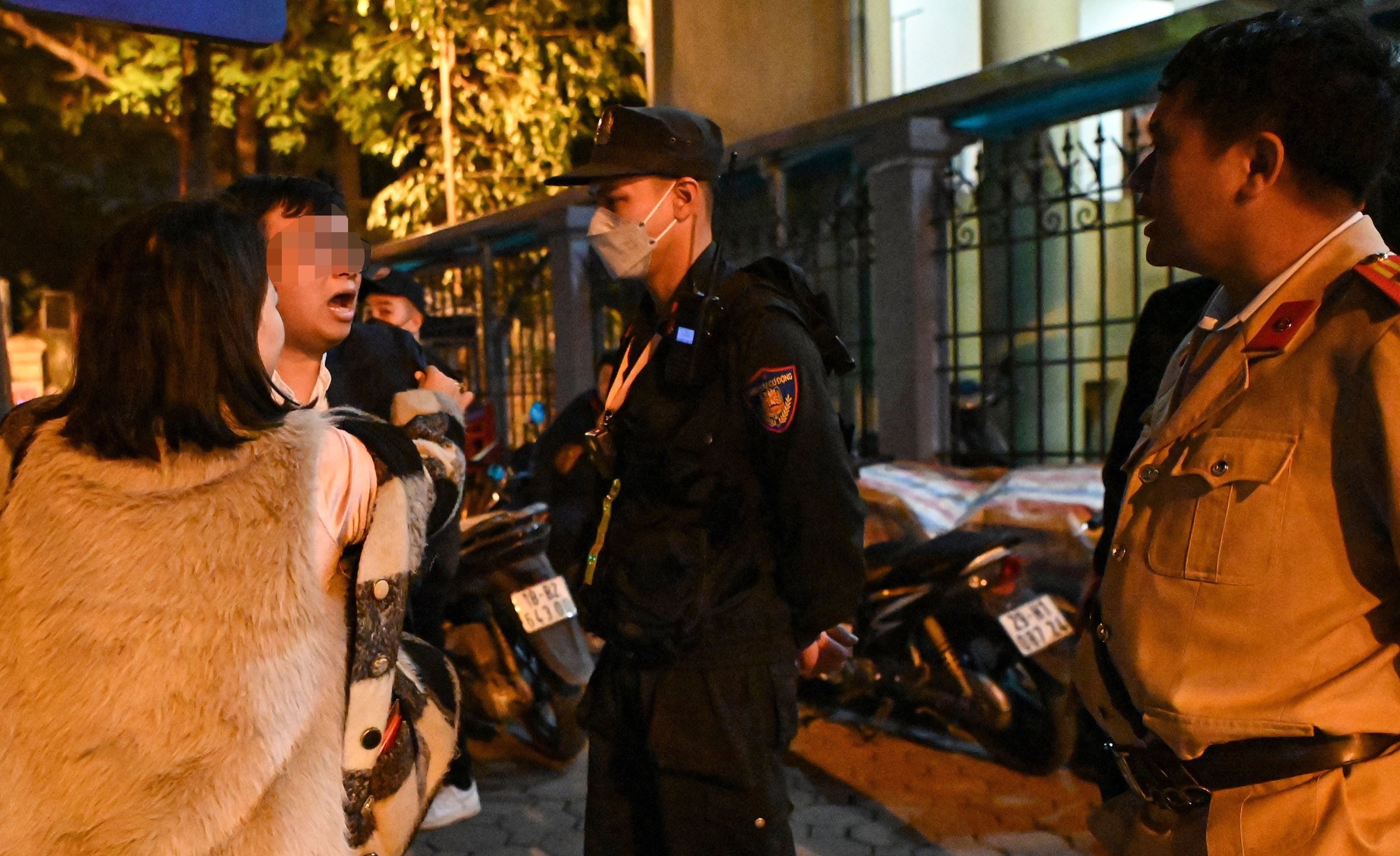 Vi pham nong do con ngay Tet, tai xe lon tieng voi canh sat hinh anh