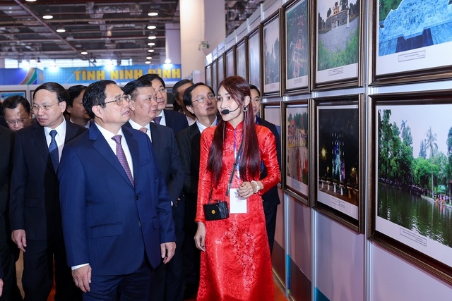 Trien khai Nghi quyet cua Bo Chinh tri ve Dong bang song Hong hinh anh