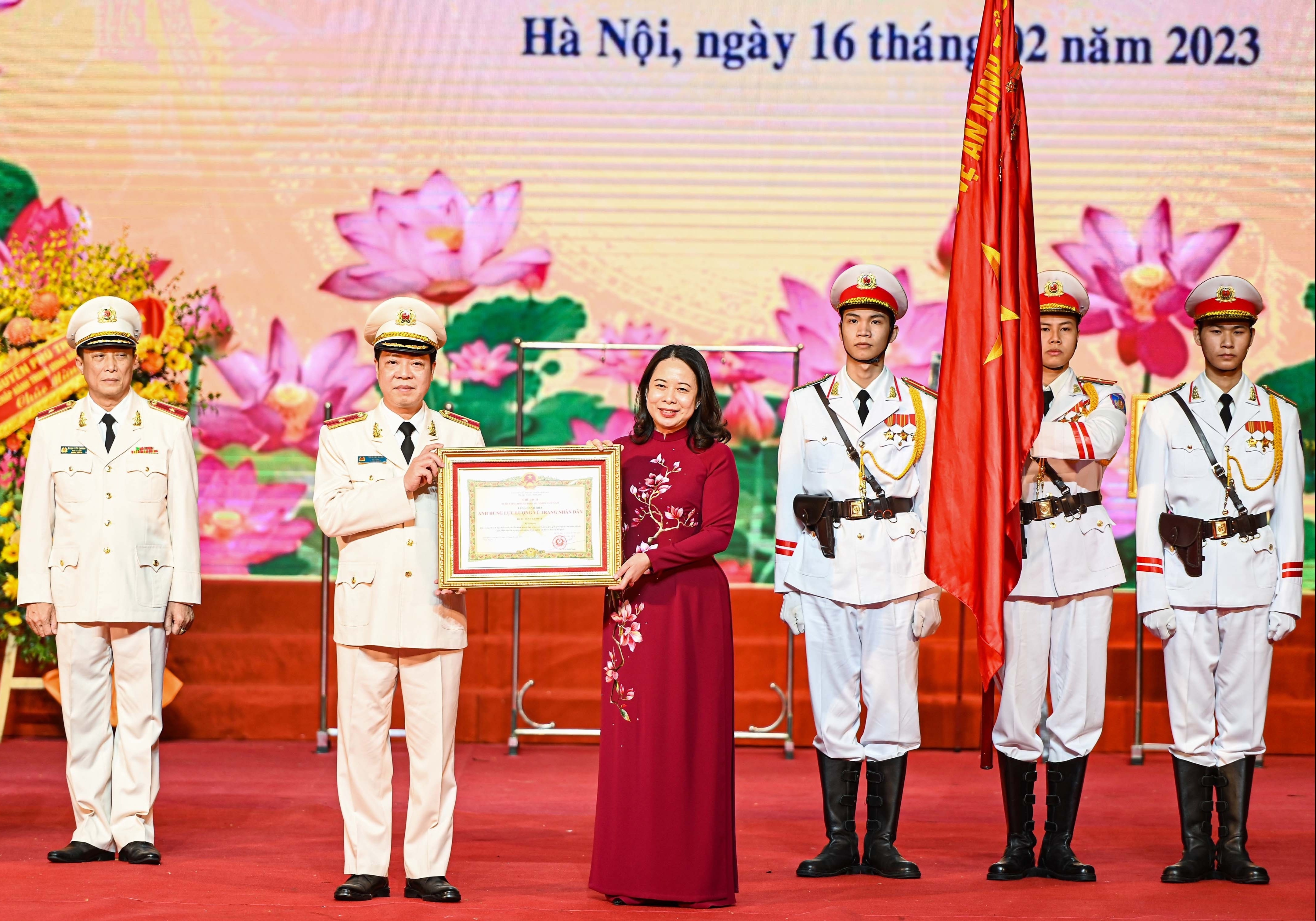 Tong bi thu gui thu chuc mung ky niem 70 nam luc luong canh ve CAND hinh anh