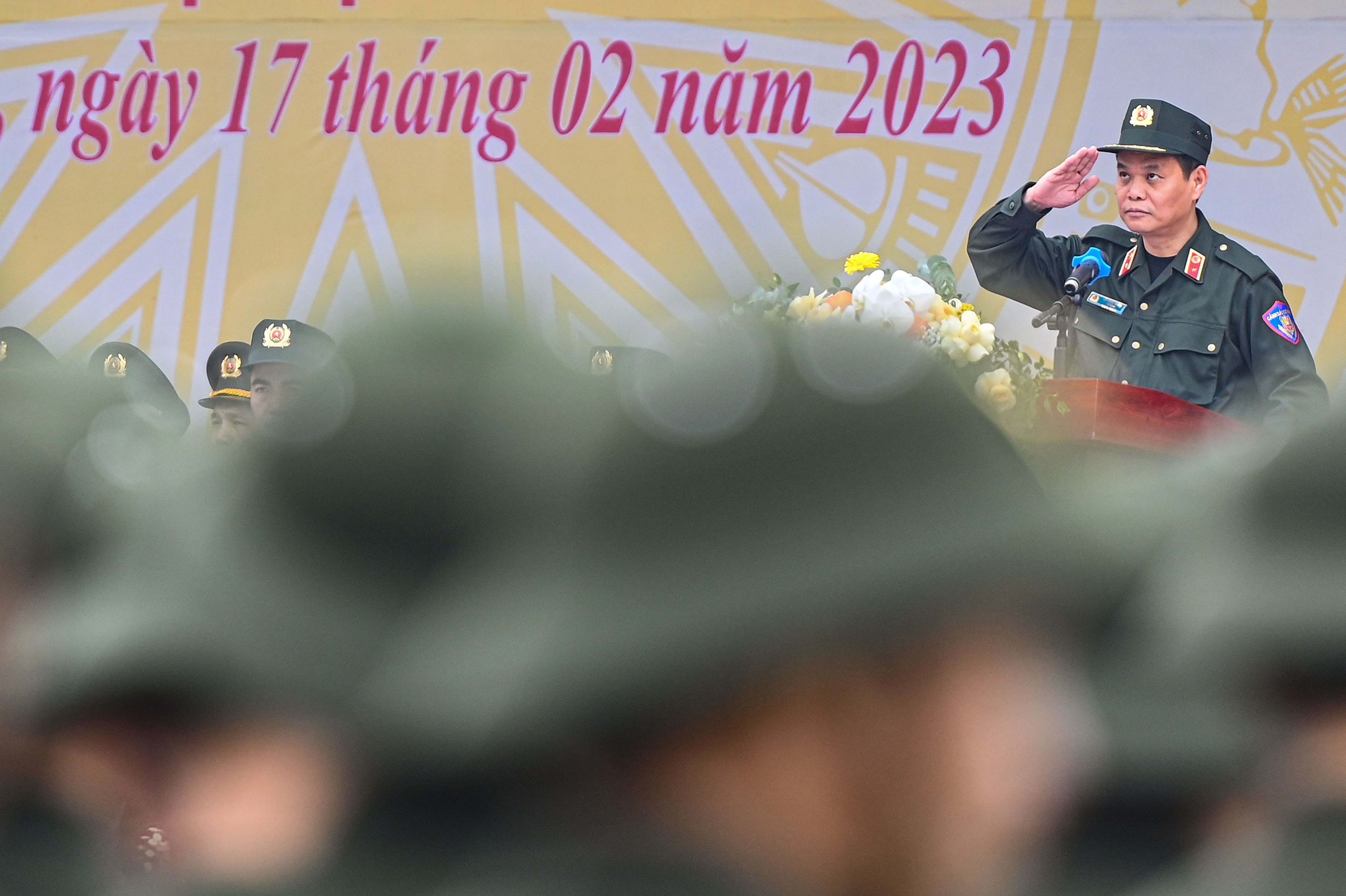 nghia vu cong an anh 9