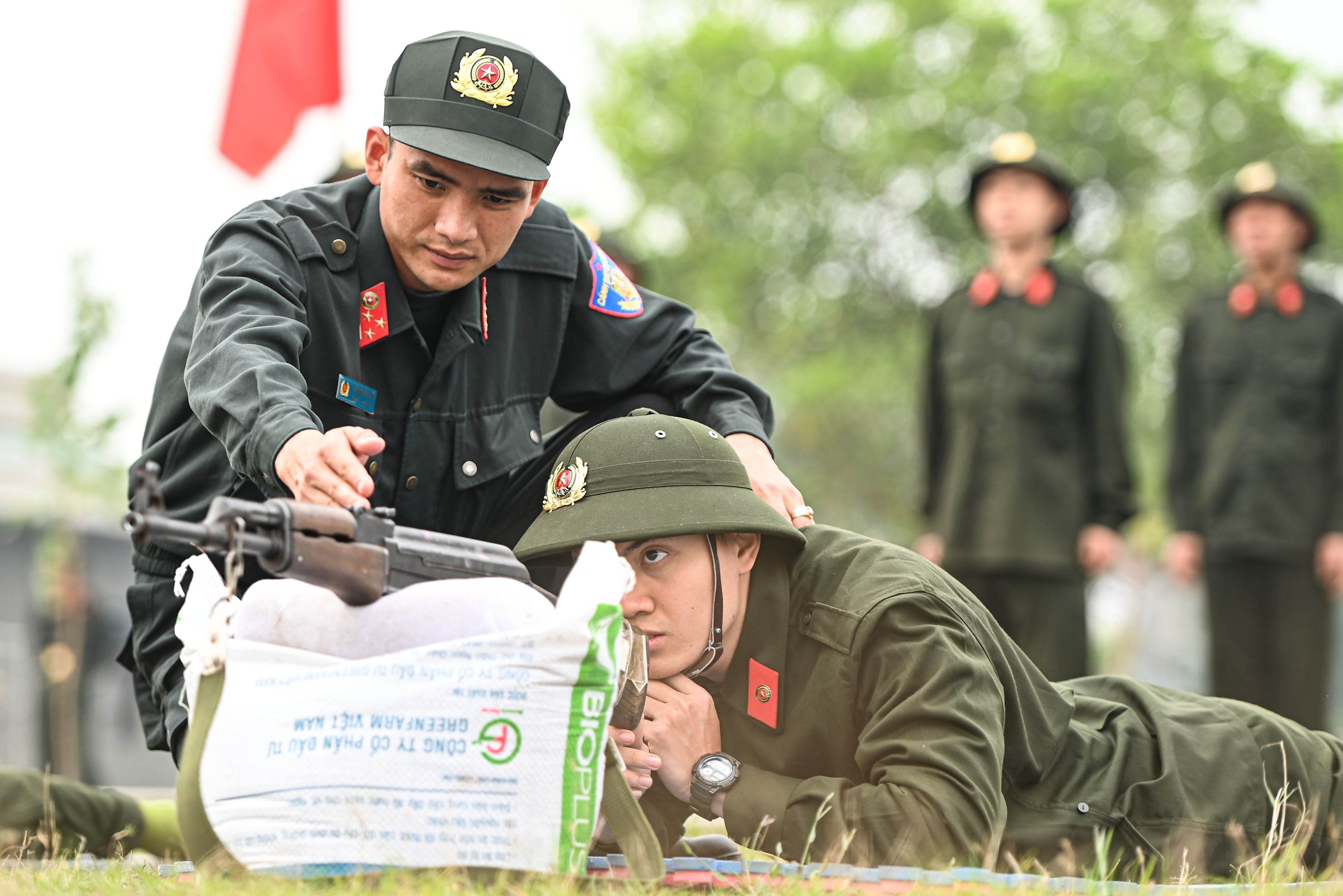 Nam thac si nhap ngu thuc hien nghia vu cong an hinh anh