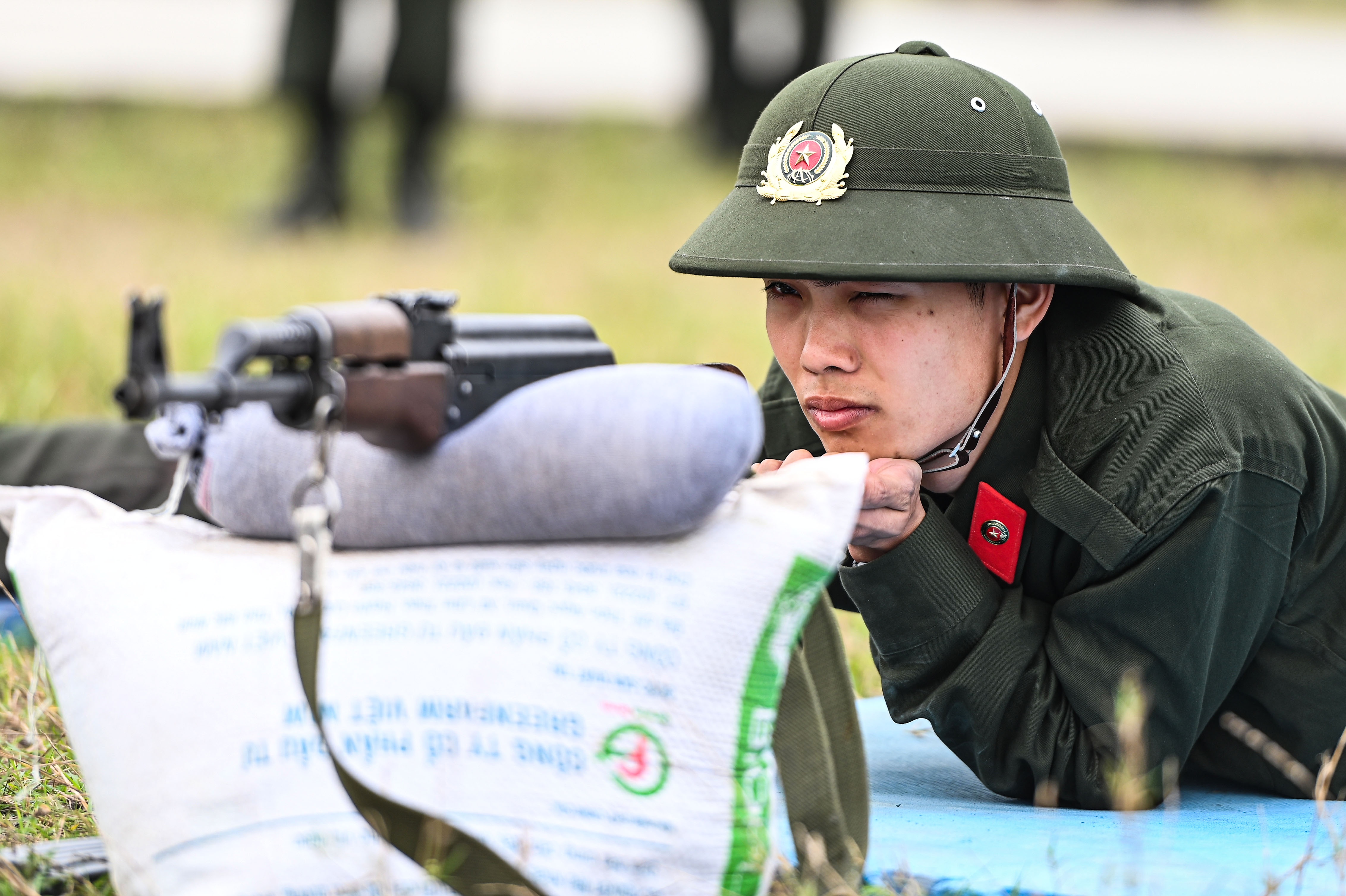 nghia vu cong an anh 7