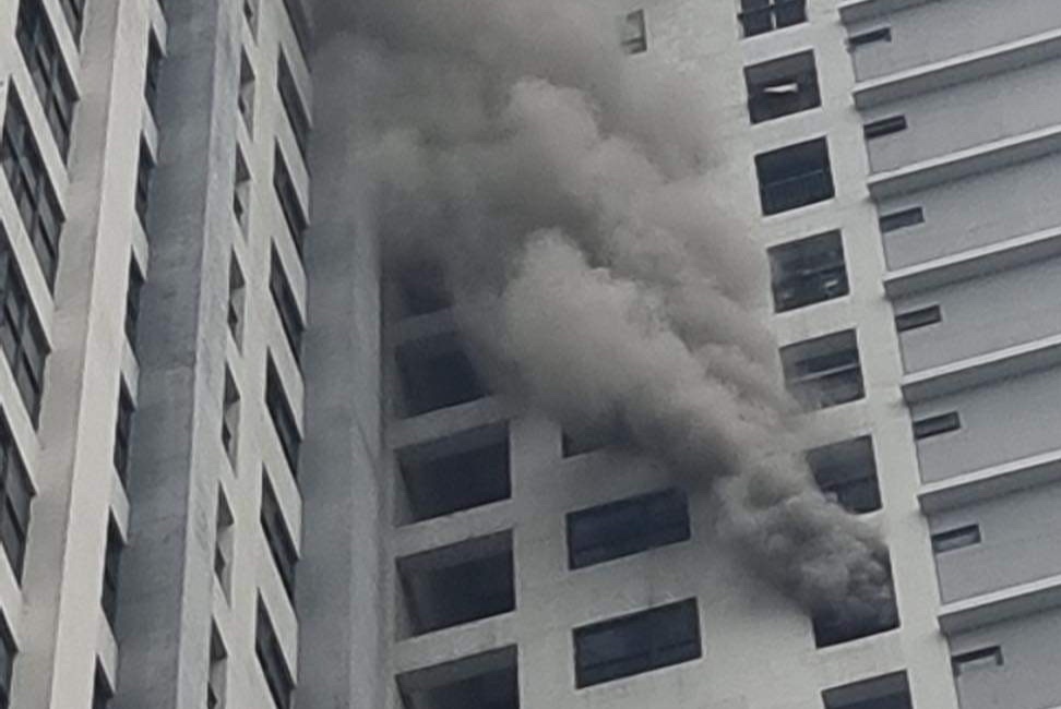 Chay can ho o tang 22 chung cu GoldMark City hinh anh