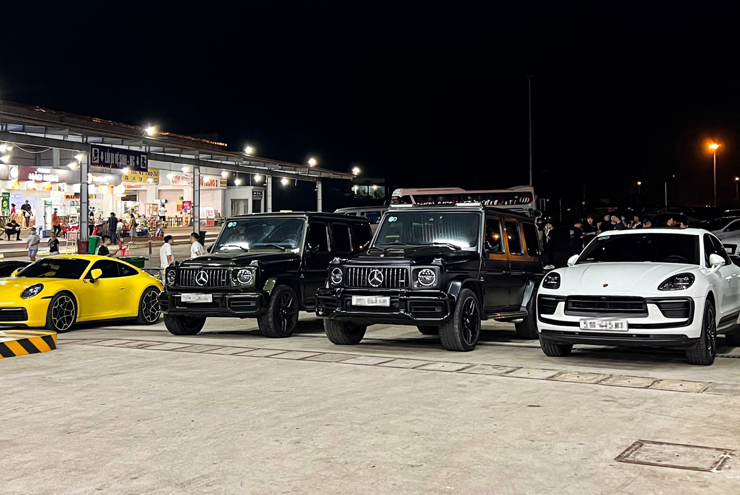 Loi vi pham cua doan sieu xe tren cao toc TP.HCM - Long Thanh hinh anh