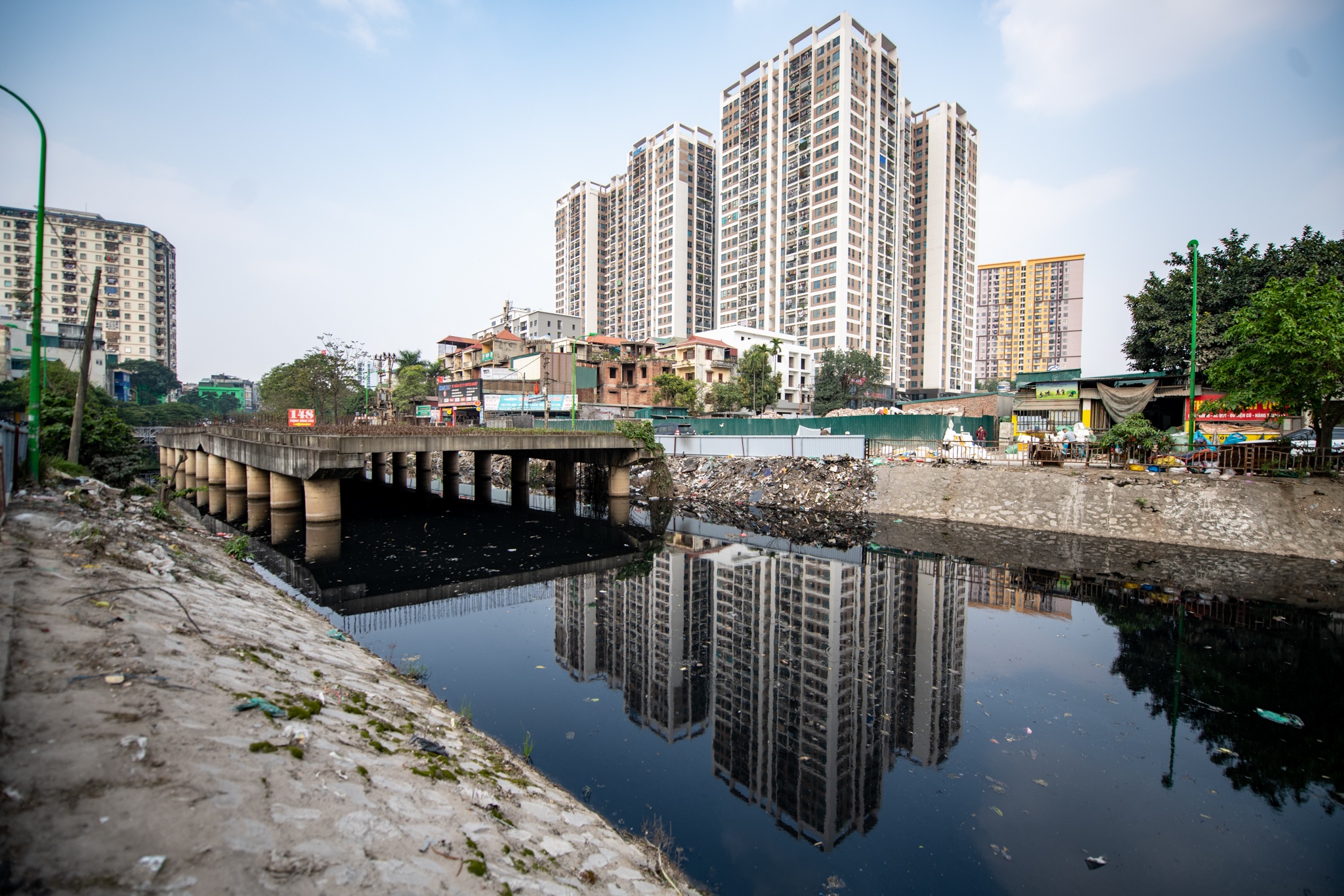 Canh song doi lap quanh doan vanh dai hon 20 nam chua hoan thanh hinh anh