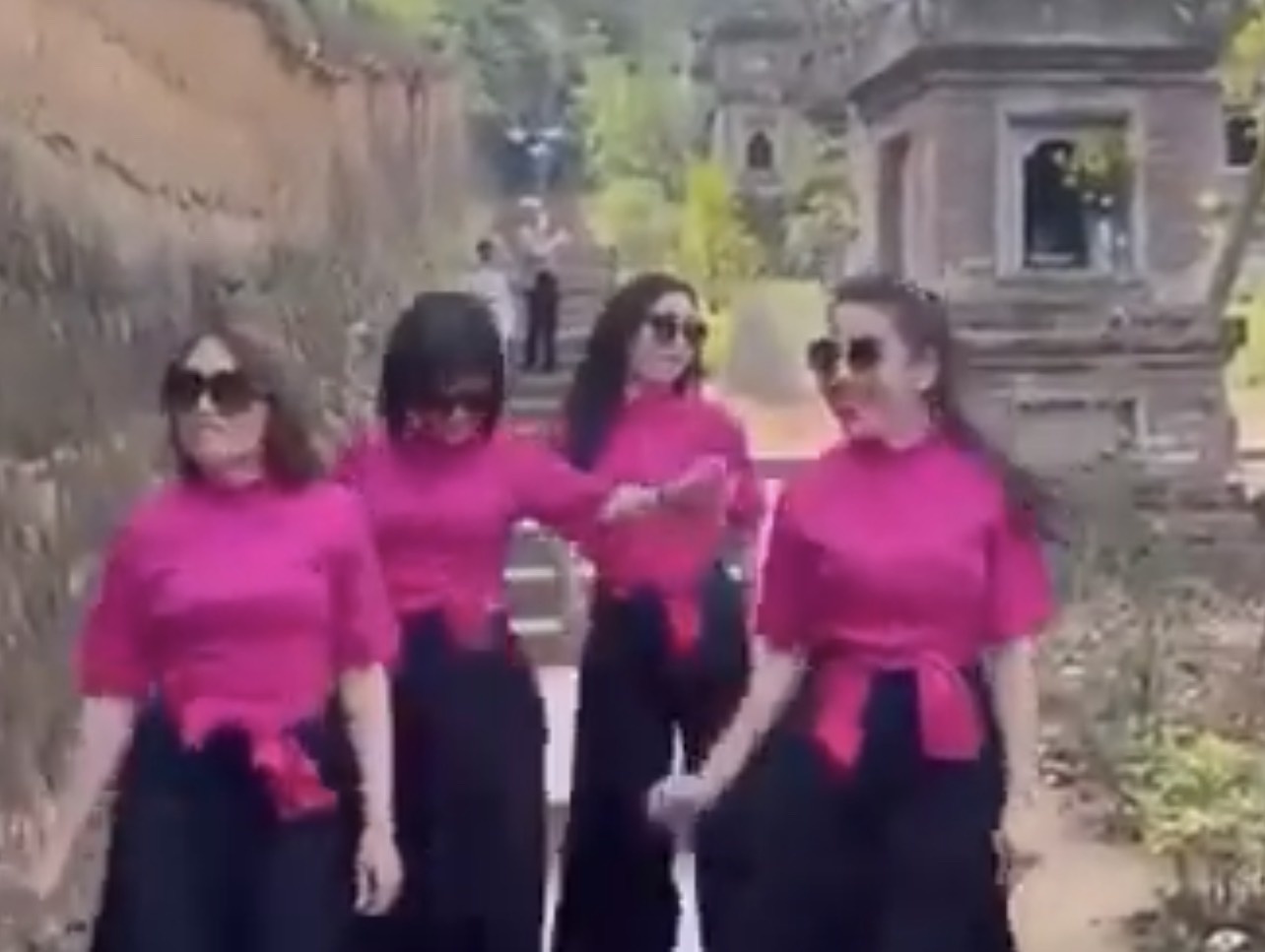 4 phu nu nhay nhac remix o noi an nghi cua tang ni roi dang len Tiktok hinh anh