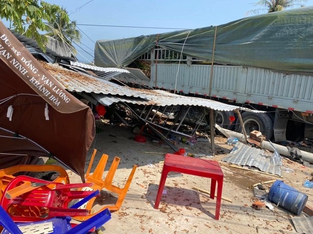 xe tai tong nha dan anh 2