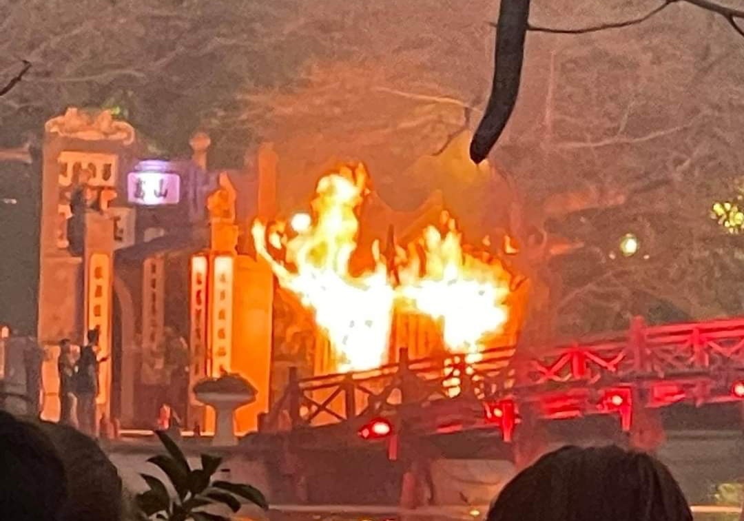 Nguyen nhan ban dau vu chay o bo ho Hoan Kiem hinh anh