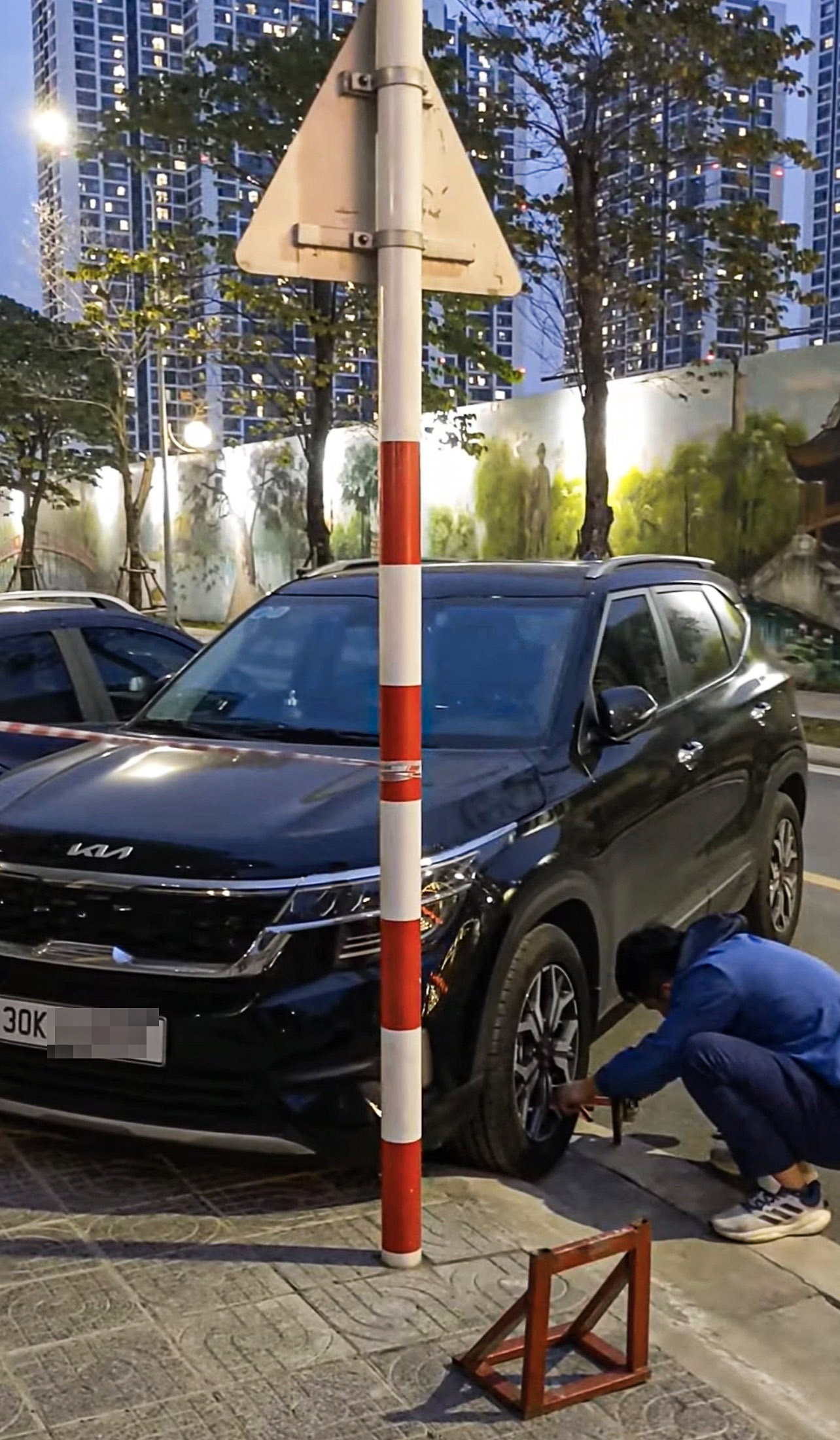 bao ve khoa banh xe anh 3