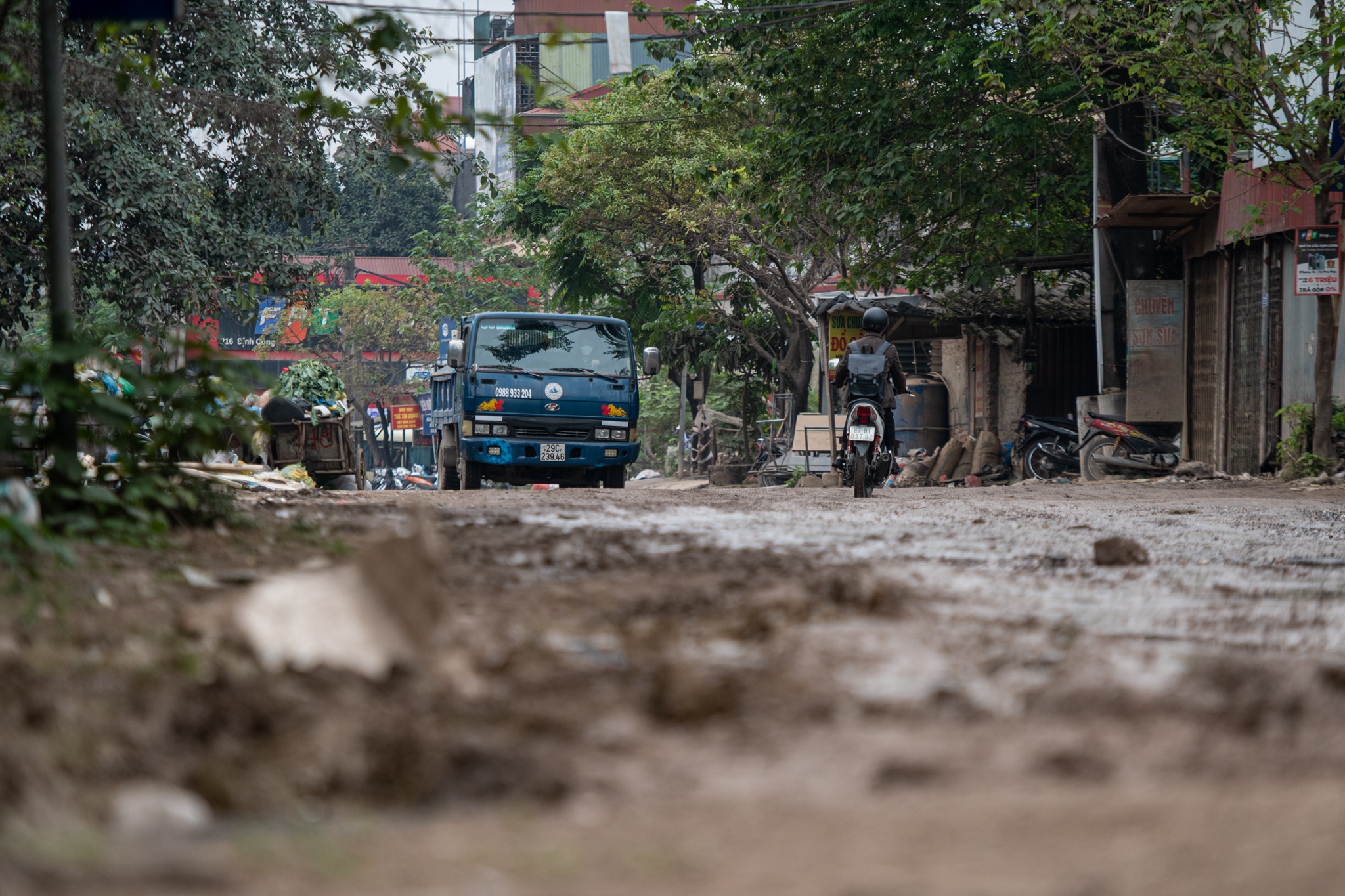tac duong Dinh Cong anh 12