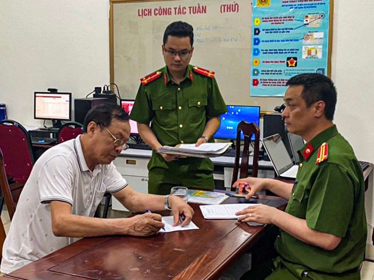 ket chan ga tai nan anh 1