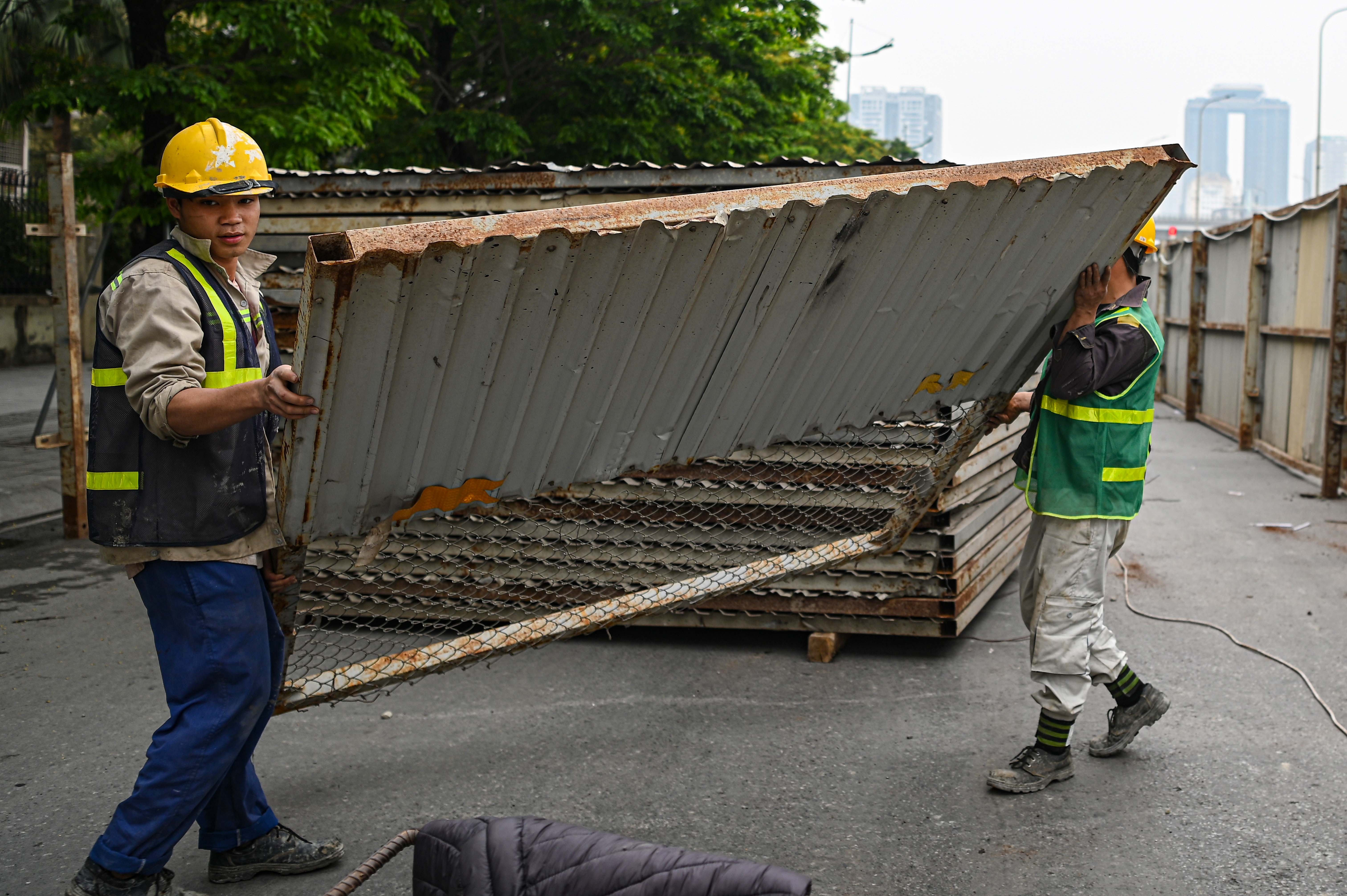 rao chan cau mai dich anh 6