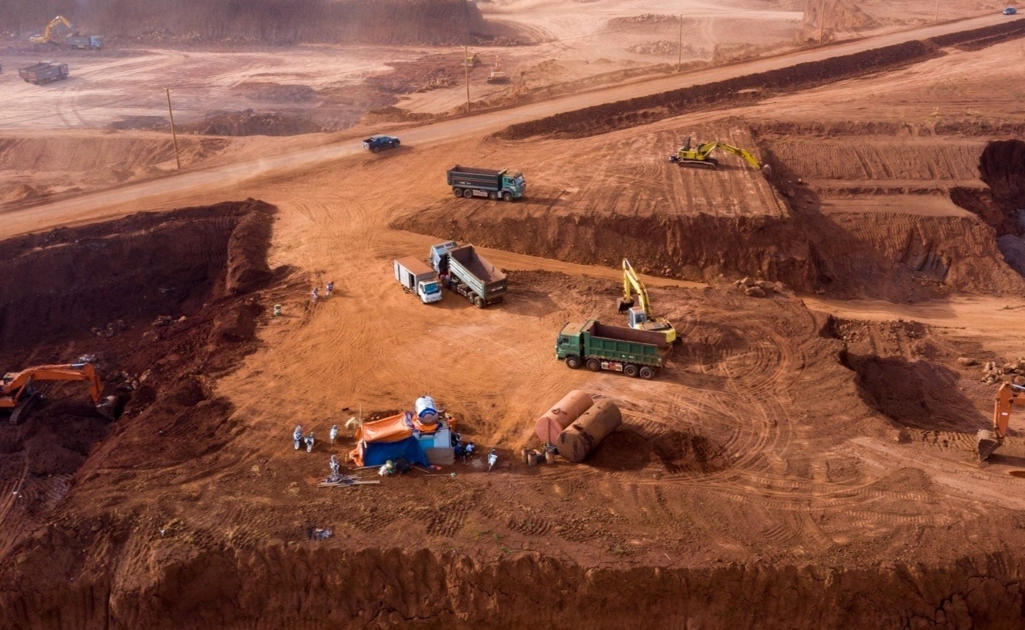 Thu tuong thuc tien do loat du an cao toc, san bay hinh anh