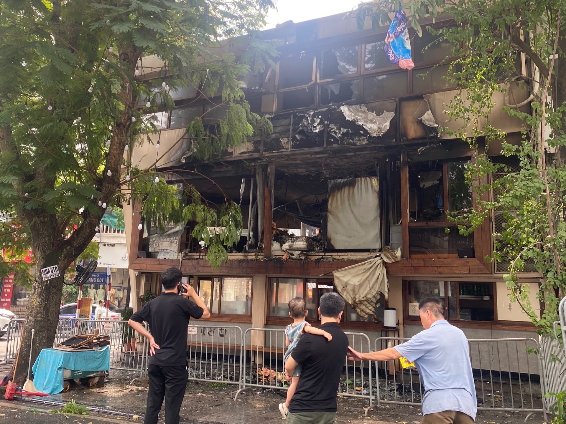 chay quan phe la anh 1