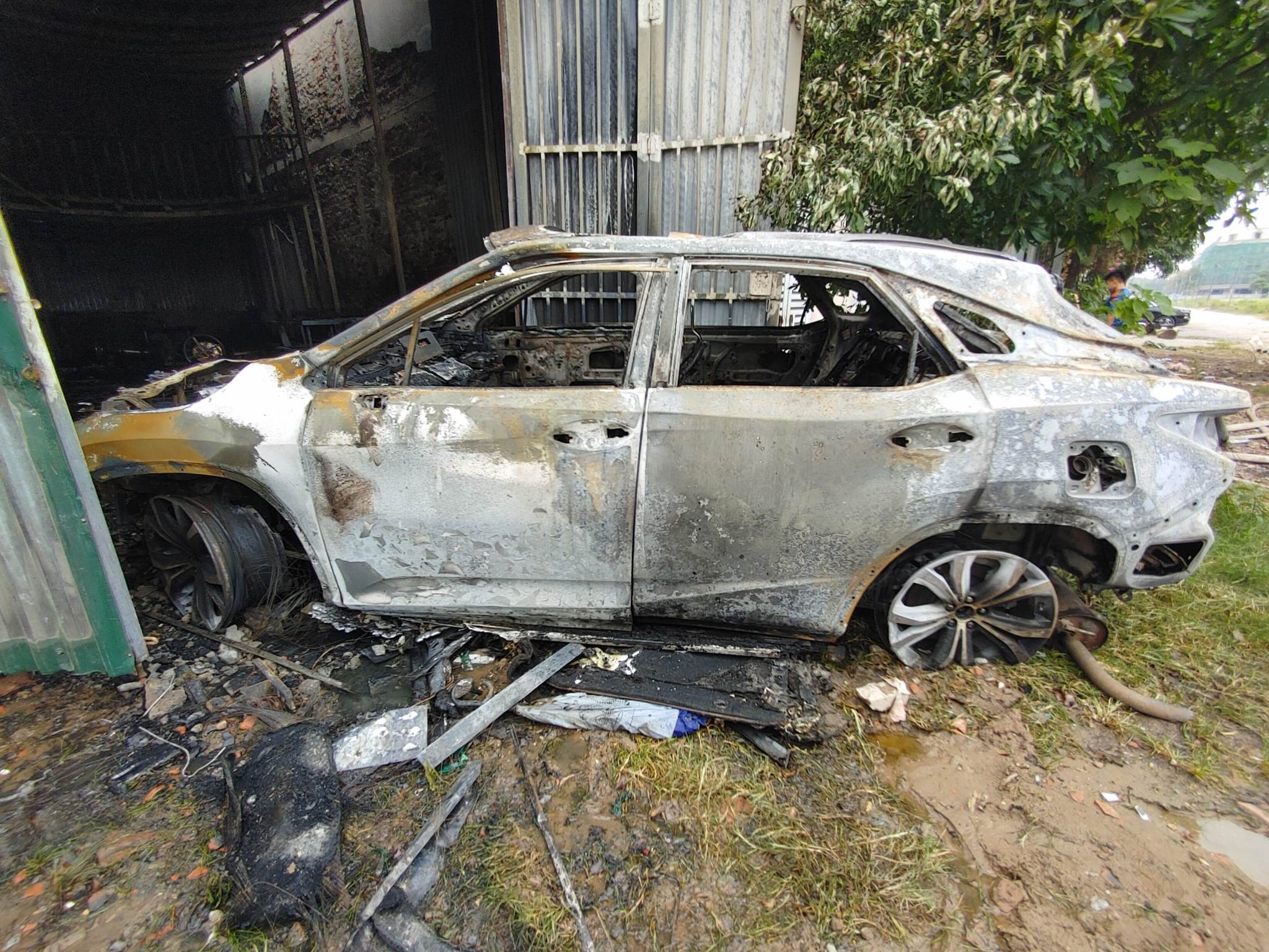 chay Lexus RX 350 anh 1