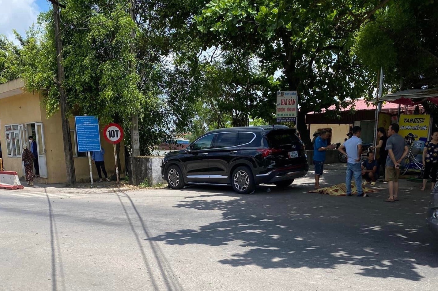 Oto Santa Fe mat lai, tong tu vong be gai 7 tuoi hinh anh