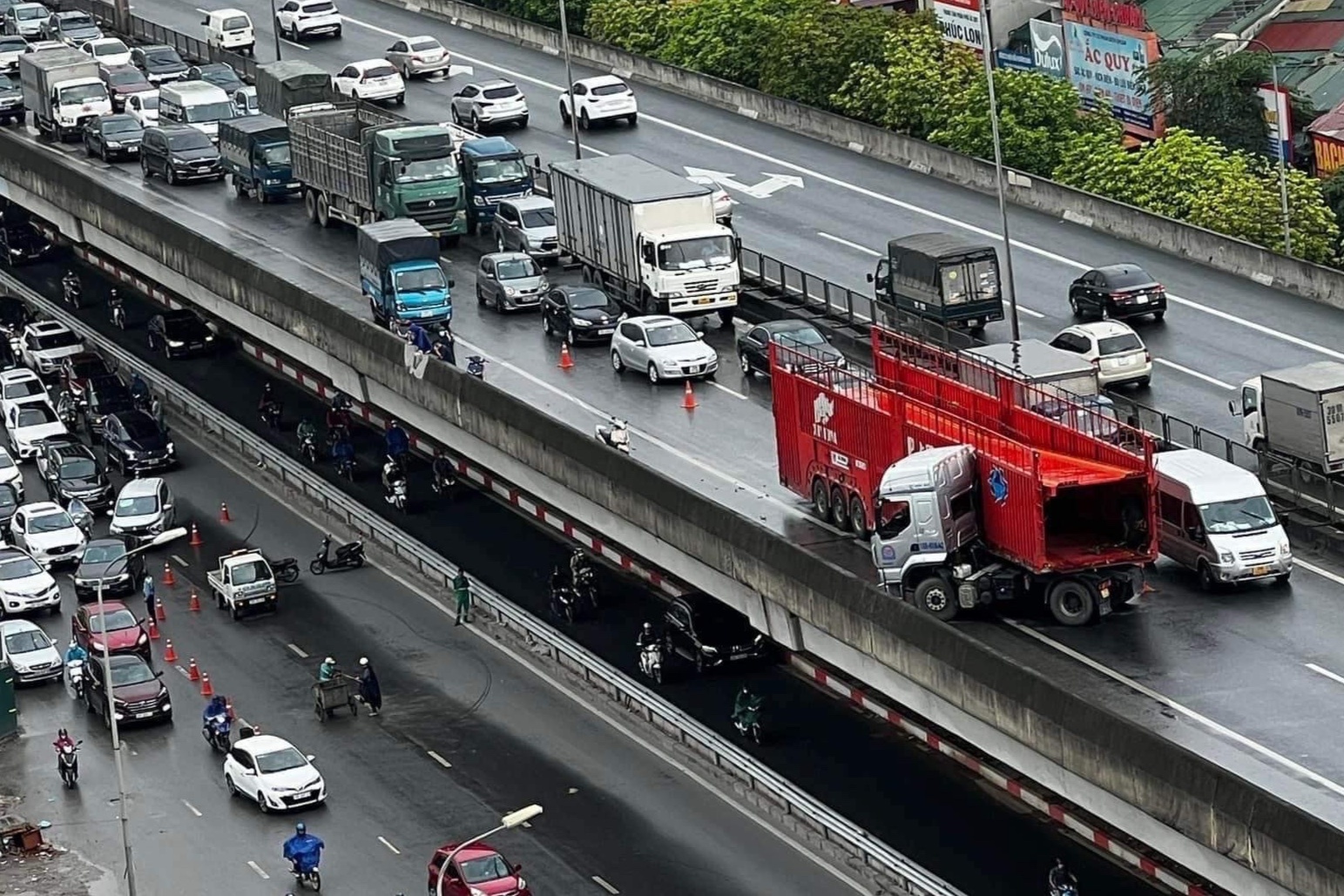 container tong vo lan can anh 1