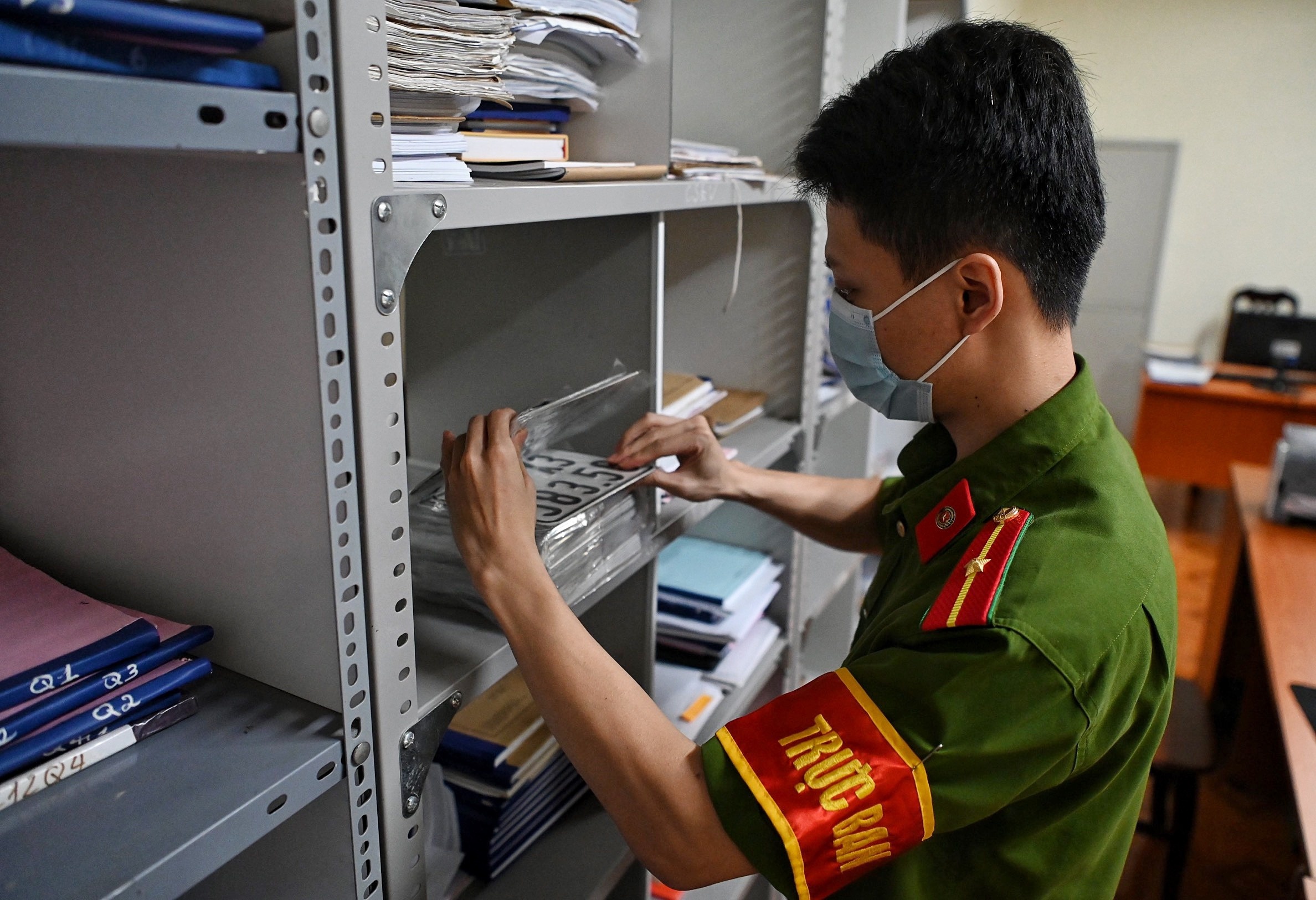 dau gia bien so xe anh 7