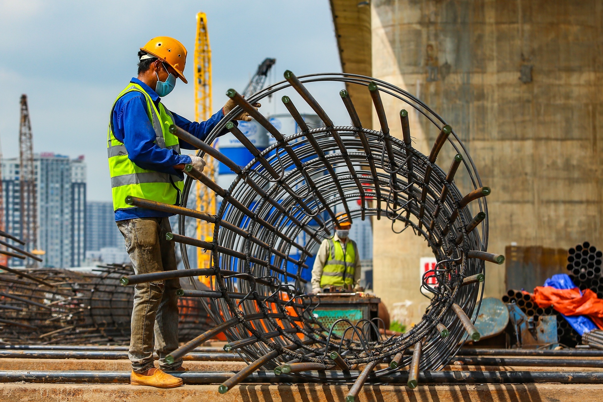 9 nhom lao dong duoc tang luong co so tu 1/7 hinh anh