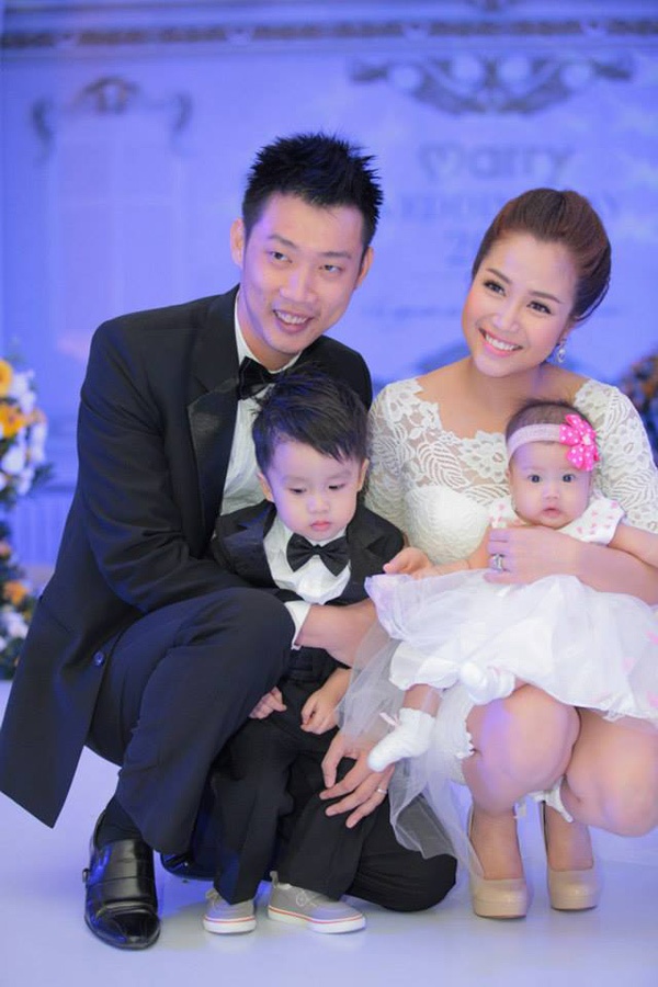 Những gia đình sao Việt có 'đủ nếp, đủ tẻ' | gia đình,sao Việt,hai con,con trai,con gái,hoa hậu Thùy Lâm,Jennifer Phạm,Lý Hải,Anh Khoa,Hồng Ngọc,Ốc Thanh Vân