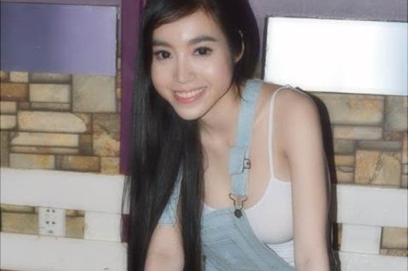 Elly Tran mac goi cam mung sinh nhat 26 tuoi hinh anh