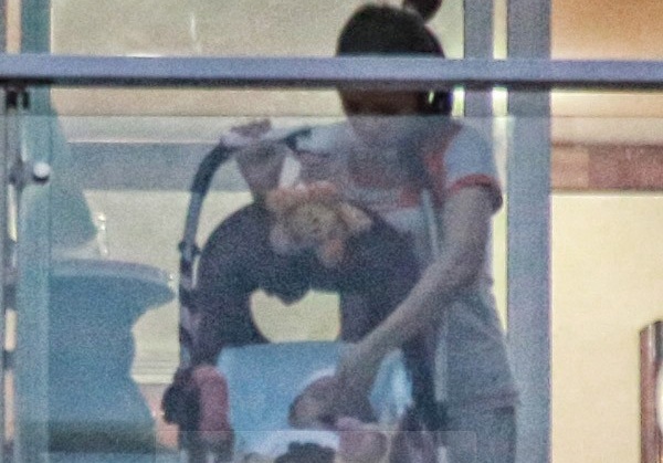 Lo anh con gai Thuy Tien - Cong Vinh hinh anh