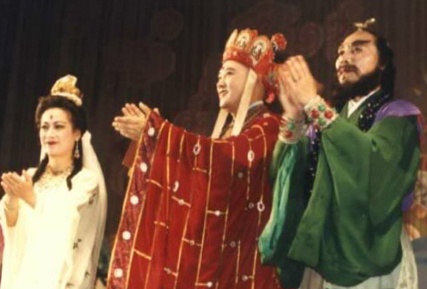 Doan 'Tay du ky' bi am anh chuyen ma hinh anh