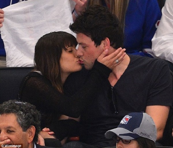 Ngôi sao 'Glee' vẫn không thể vượt qua cái chết của bạn trai 1