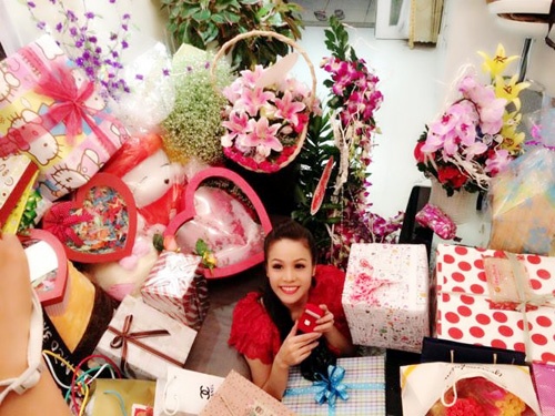 Nhat Kim Anh don sinh nhat som cung fan hinh anh