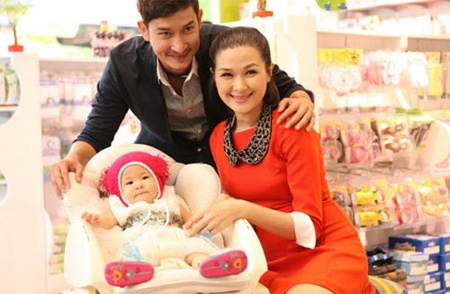 Vo chong Huy Khanh bat mi ve dam cuoi hinh anh