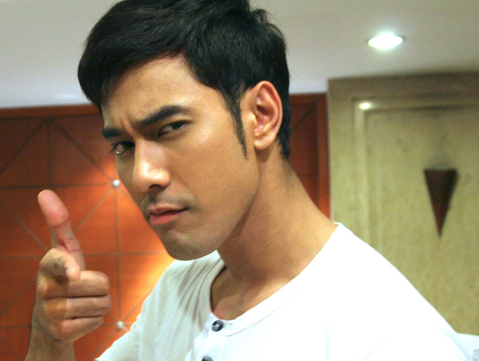 Viet Trinh sang Thai tim ‘chong’ cho Truong Quynh Anh hinh anh