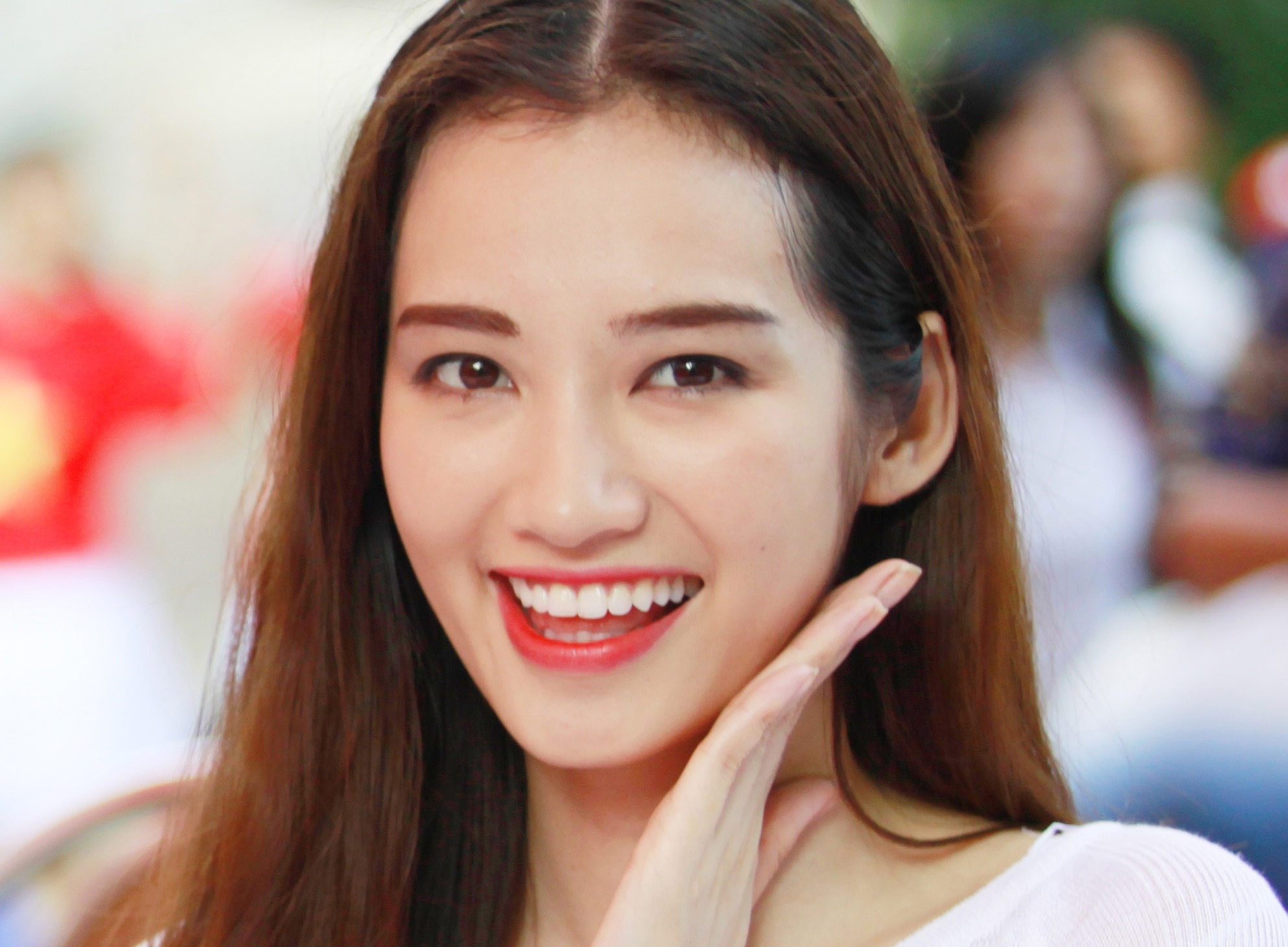 Truc Diem gian di van dep rang ngoi hinh anh