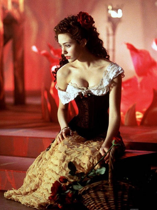 Ao chen nang nguc 'thieu dot' man anh hinh anh