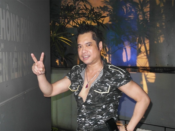 Sao Viet va cau chuyen 'bao hiem' cho cong chung hinh anh