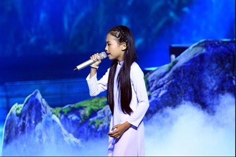 Dung den Phuong My Chi la bi fan... 'nem da'? hinh anh