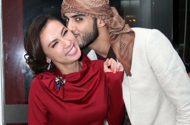 Huyen Ny nguong vi duoc 'trai dep bi truc xuat' om hon hinh anh