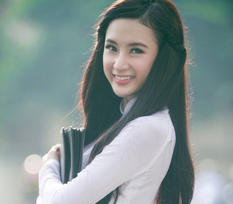 Angela Phuong Trinh xinh xan trong ta ao dai sau scandal hinh anh