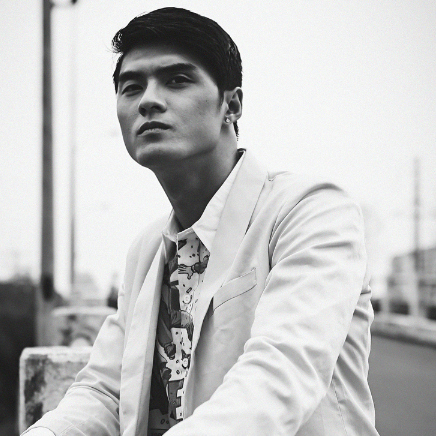 Lam Vinh Hai ra MV hiphop khong mau me hinh anh