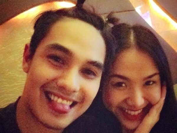 Anh tinh cam cua Baggio va ban gai moi hinh anh