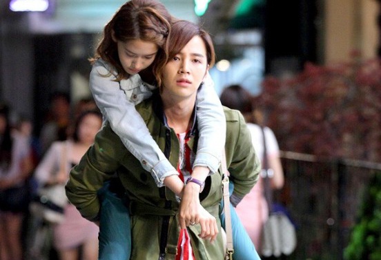 Nhung canh cong nhau tinh cam nhat man anh Hoa - Han hinh anh