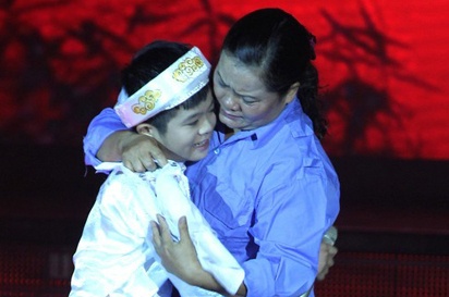 Quang Anh di hat chua bao gio thay co tien cat-xe! hinh anh