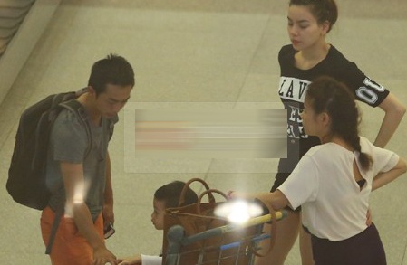 Gia dinh Ha Ho tuoi tan sau chuyen du lich Thai Lan hinh anh